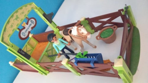 Playmobil paardenbox met Pru en Chica Linda setnr 9479