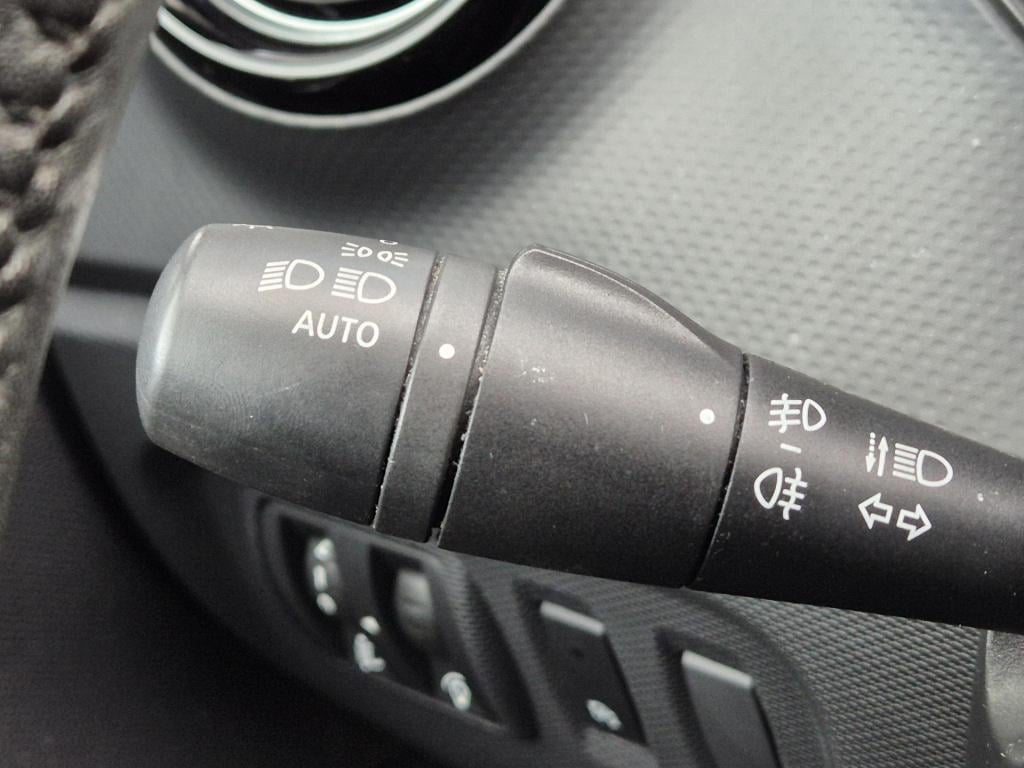 Renault Captur tce 90 helly hansen camera, trekhaak, all season banden, nav