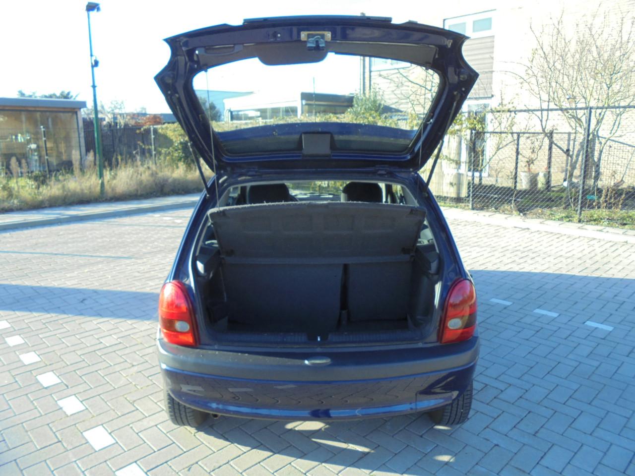 Corsa 1.2 Sport slechts 93.420 !!!! Km met N.A.P leuke nette auto lage km