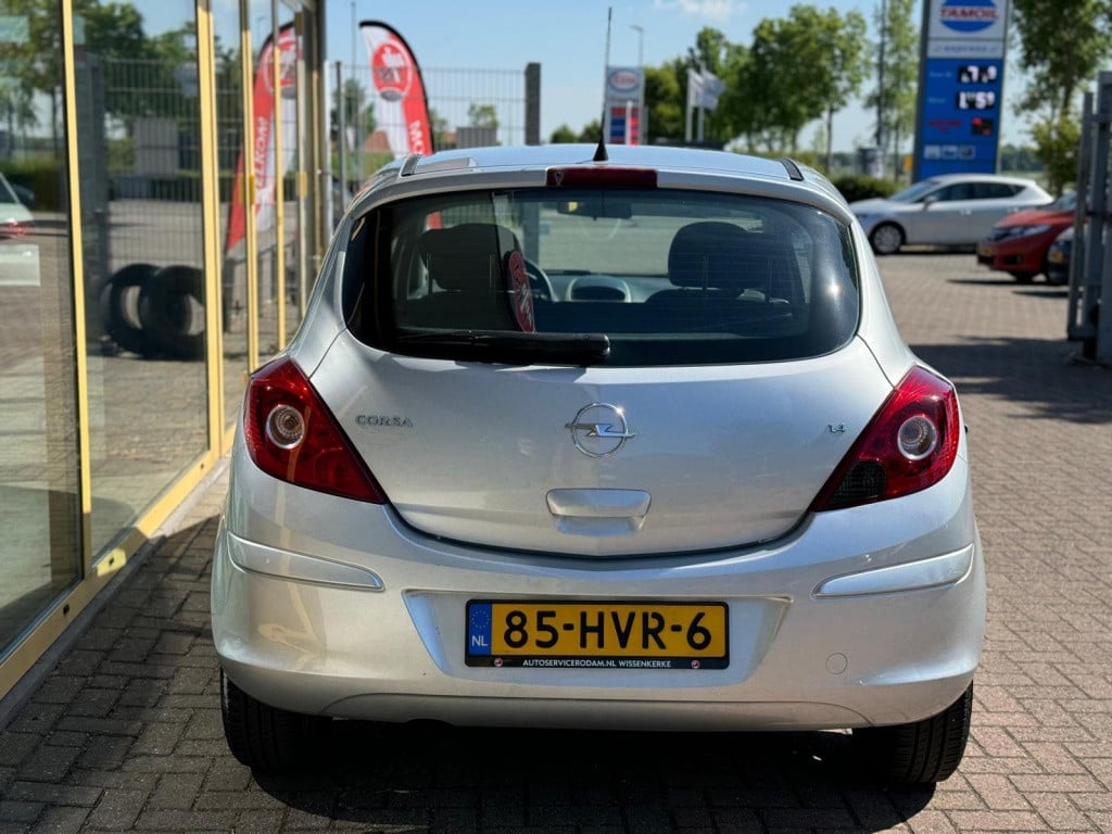 Opel Corsa 1.4-16v enjoy