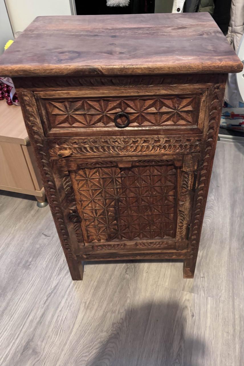 2 koloniale nachtkastjes