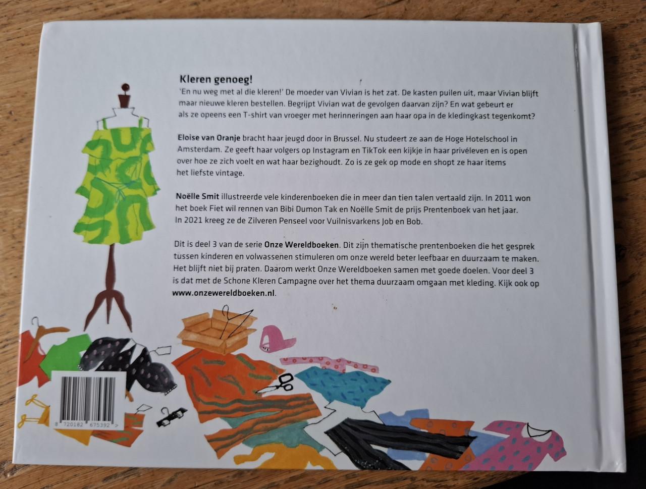 Kleren genoeg ! door Eloise van Oranje en Noëlle Smit (Wereldboek)