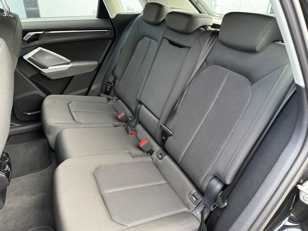 Audi Q3 45 tfsi e 245pk advanced | trekhaak | dode hoek | elek. klep | rijk