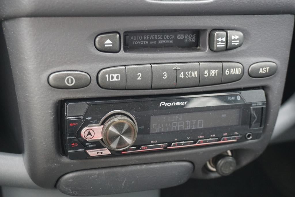 Toyota Yaris 1.0-16v vvt-i luna