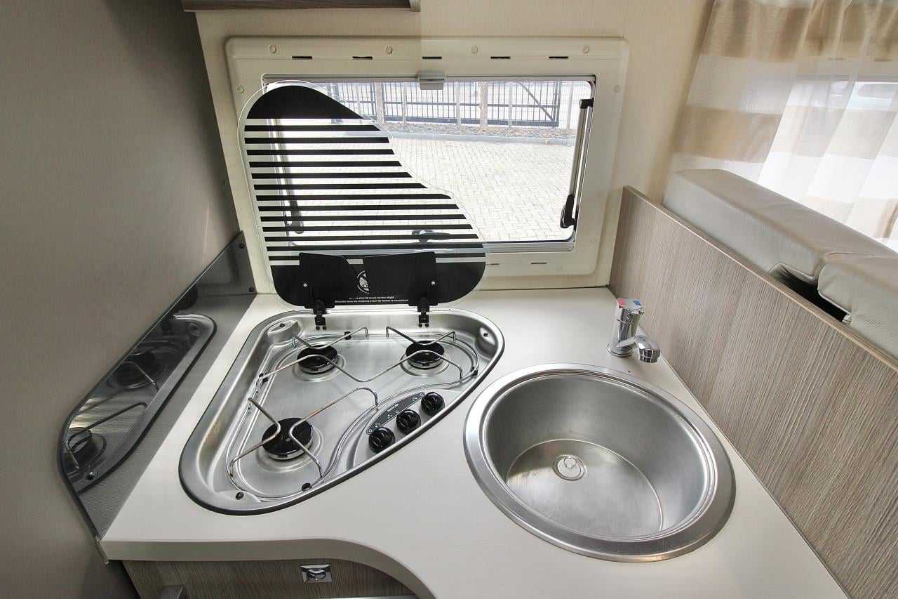 Challenger Genesis 288EB (Queensbed + Hefbed, Als nieuw!!!)