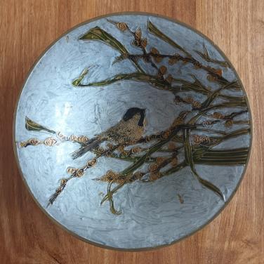 Messing cloisonné schaal met vogelmotief