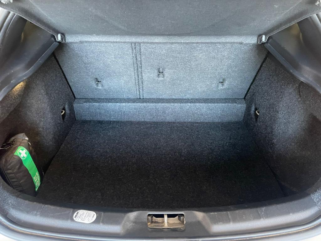 Volvo XC40 recharge p8 awd r-design