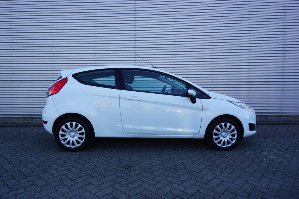 Ford Fiesta 1.0 style 1e eigenaar - airco / navi / cruise / elektr. ramen /