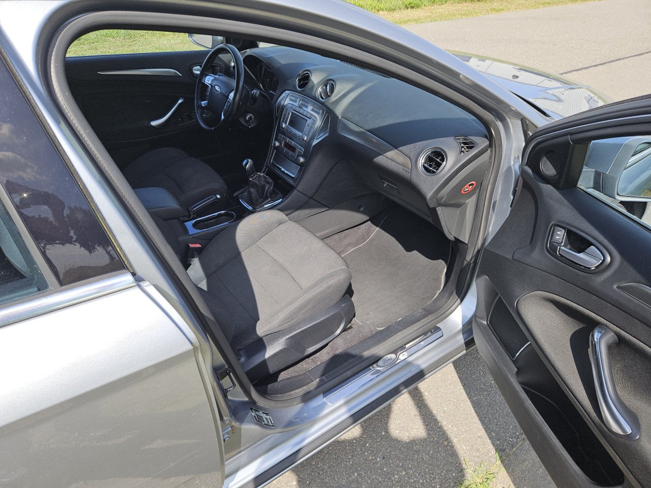 FORD MONDEO 2010 2.0i 16v Benzine