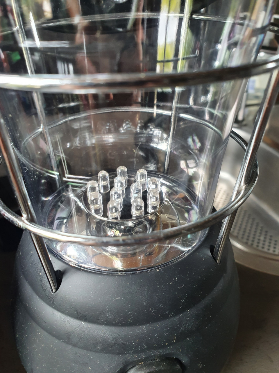 Nieuwe outdoor camping/ tuinlamp met dynamo aandrijving en kompas te koop..