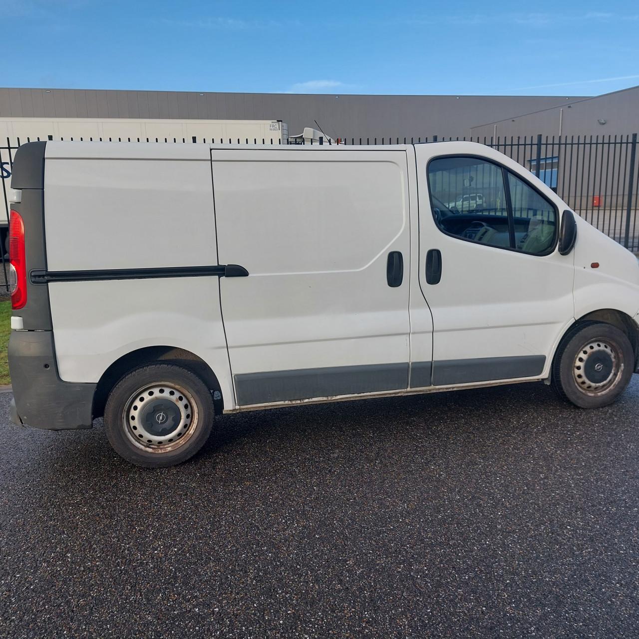 Opel Vivaro 2.0 CDTI 2.7 T -   140.801 Km