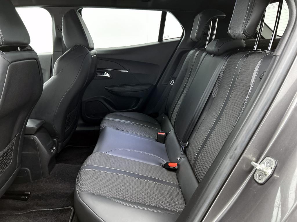 Peugeot 2008 130 pk gt-line | rijklaar | adaptive cc | navigatie | 3d cockp