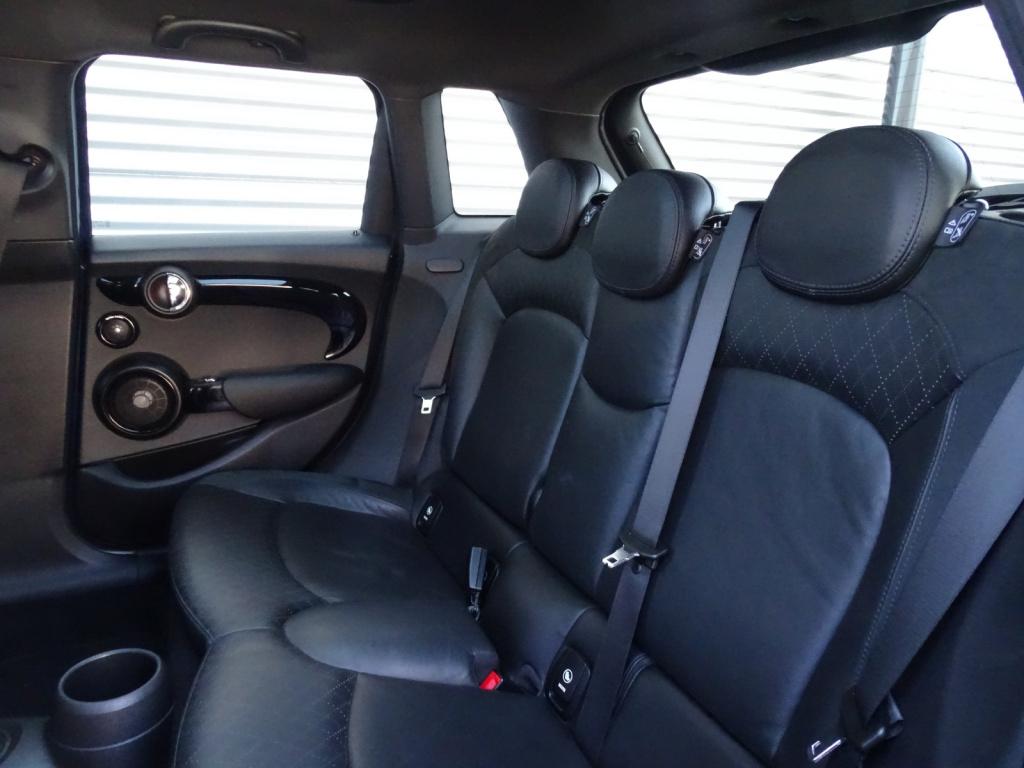 Mini Cooper mini 2.0 sd chili serious business automaat | led | leder | pan