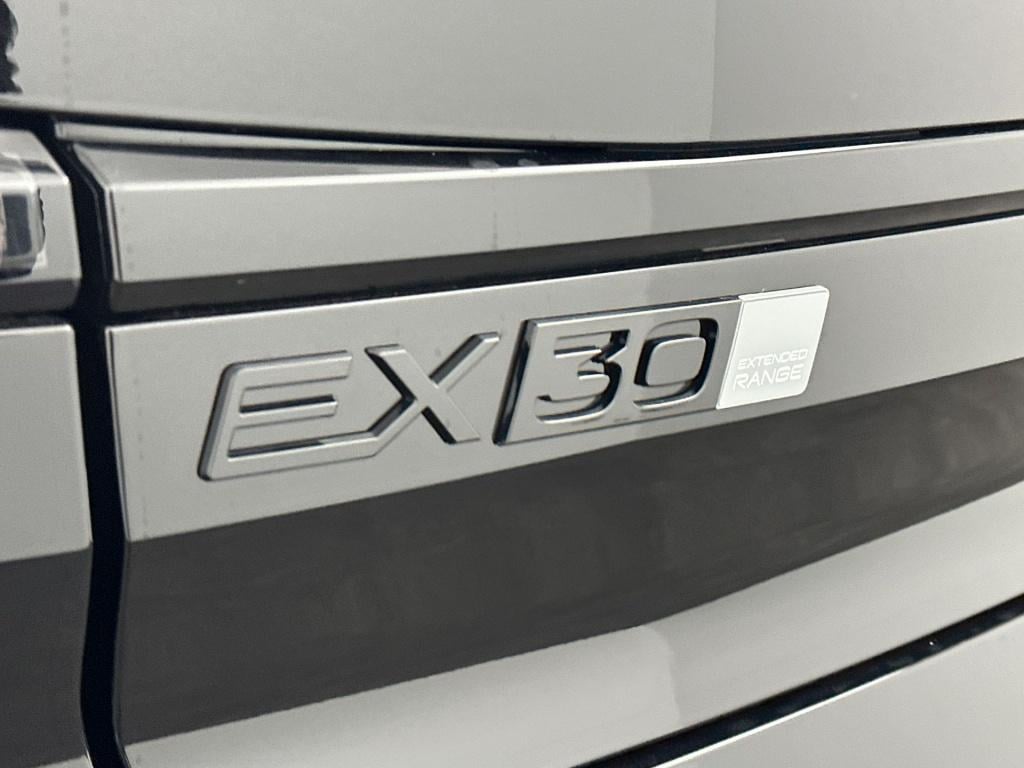 Volvo Ex30 p5 extended range ultra black edition | 272 pk |