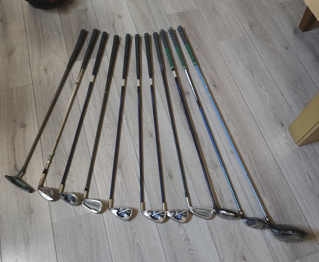 Golftas van bag boy met regenhoes. Inclusief set golfclubs