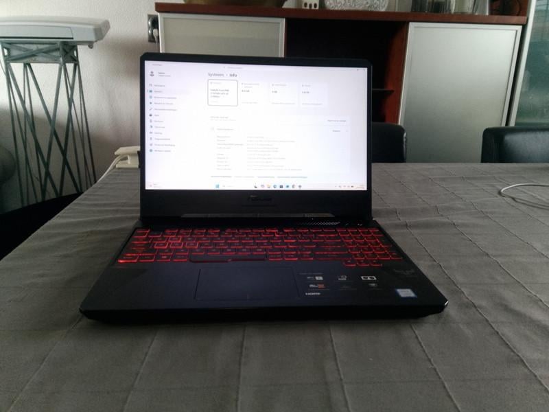 Asus Tuf Gaming Laptop-i7-W11-SSD-werk16giga-1240 gigabyte HDD-Goede Accu