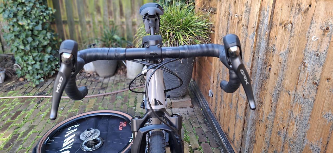 Te Koop: Canyon Grizl CF SL 8 suspension carbon gravelbike, als nieuw.