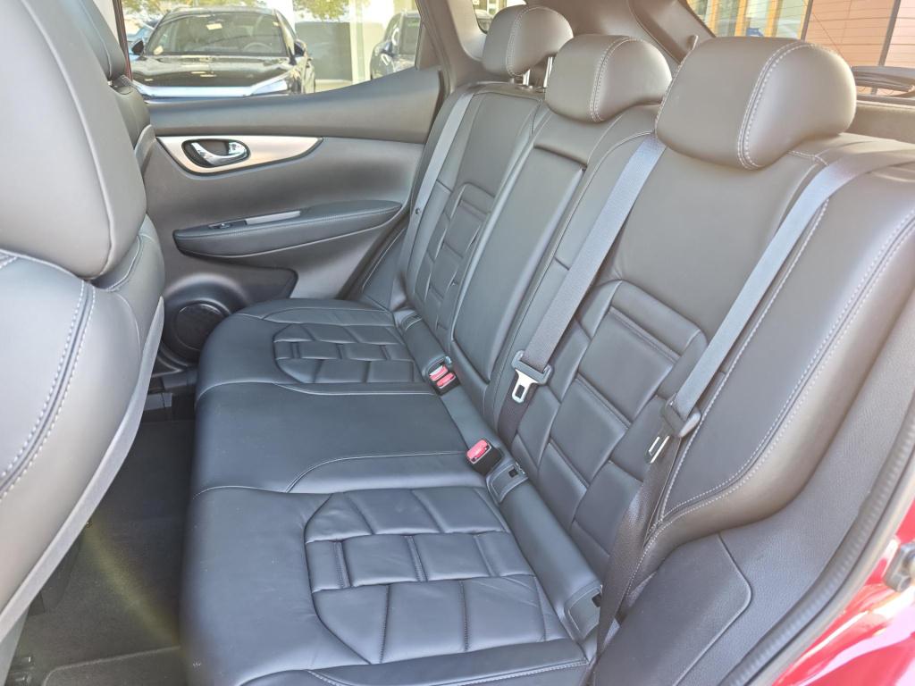 Nissan Qashqai 1.3 dig-t premium edition