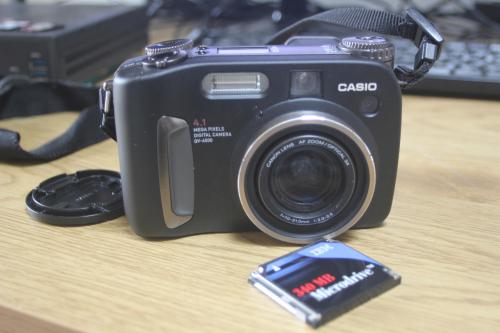CASIO 4.1 megapixels..QV-4000