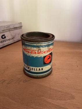 Oud blikje Gazelle rijwiellak