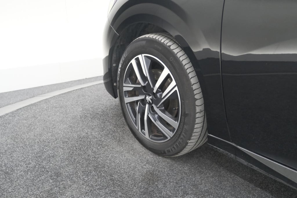 Peugeot 208 puretech 100 allure pack | camera | apple carplay | stoelverwar