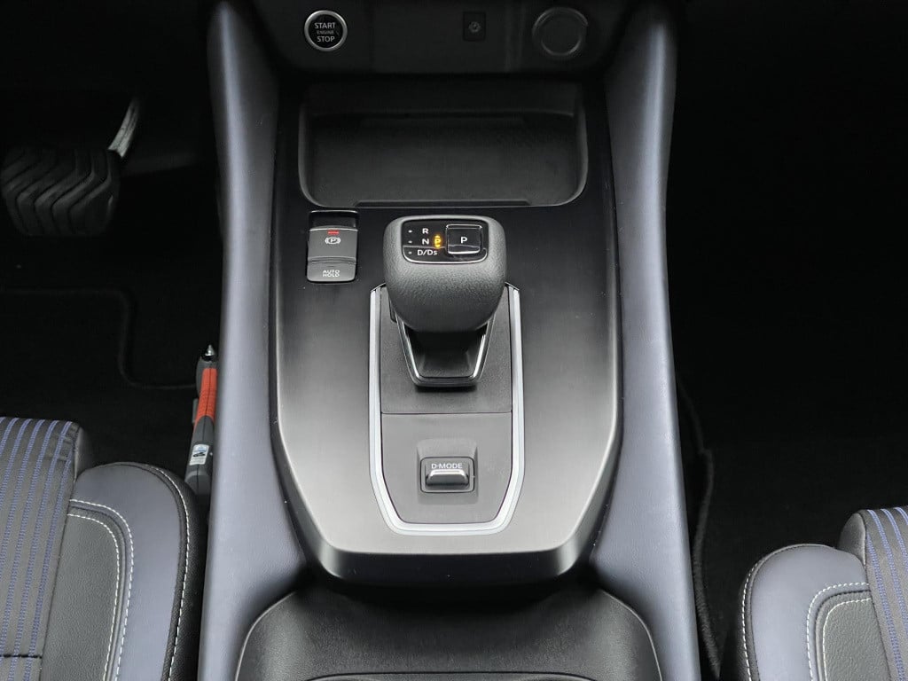Nissan Qashqai 1.3 mhev xtronic tekna cold pack | two-tone lakkleur | stuur