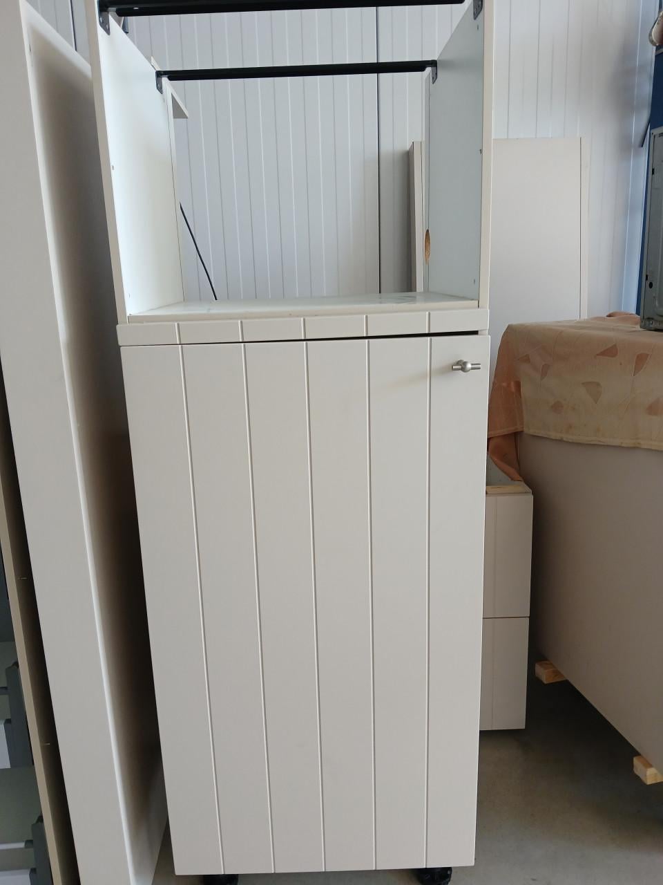 Landelijke keuken creme in modules combi oven,inductie kookpl,stoomoven e.d