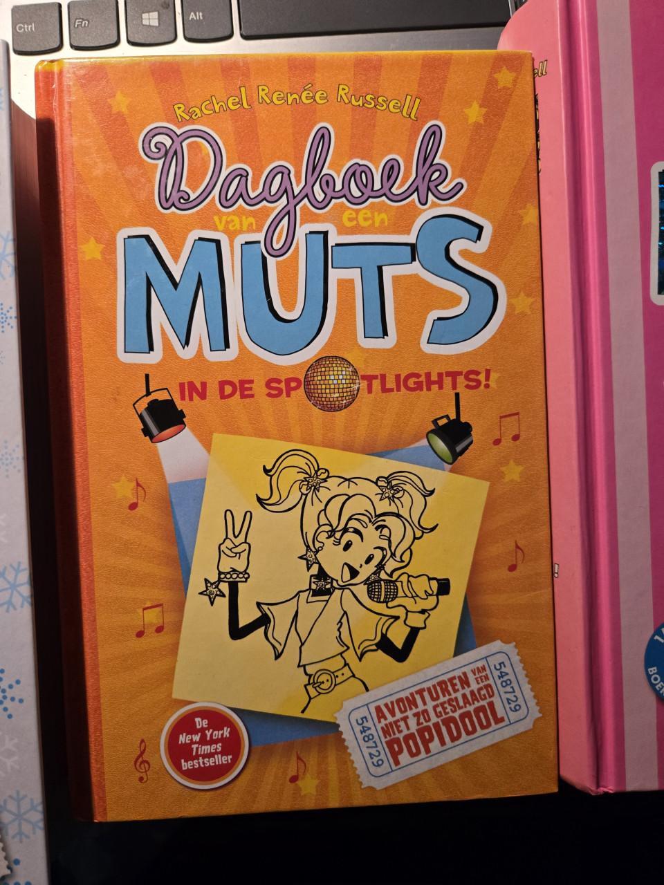 5 boeken uit de serie: Dagboek van een Muts .