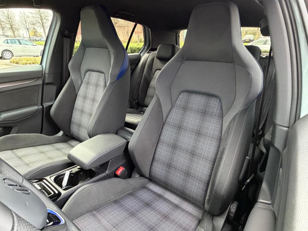 Volkswagen Golf 1.5 ehybrid gte 272pk | led iq light | trekhaak | head-up |