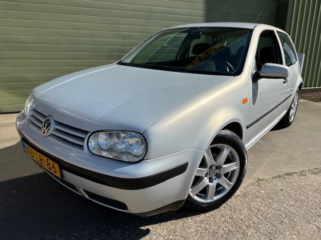 Volkswagen Golf 1.6