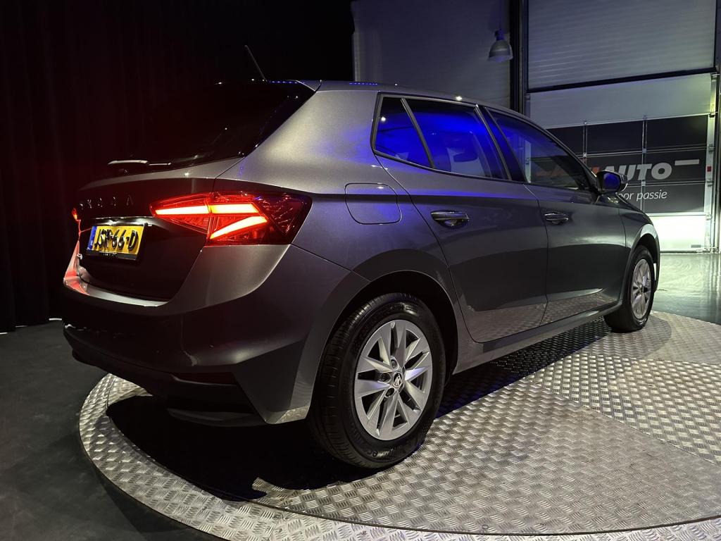 Skoda Fabia 1.0 tsi business edition *navi*appconnect*camera*clima