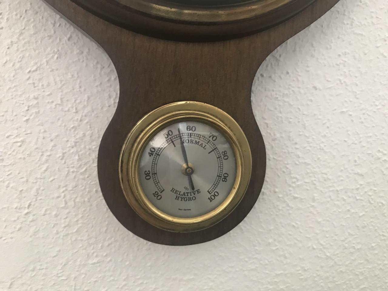 Barometer,vintage,klassiek model