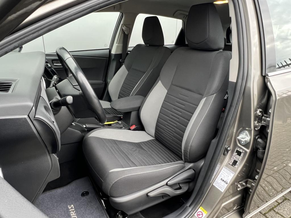 Toyota Auris 1.8 hybrid energy.