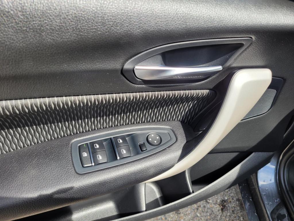 BMW 1 Serie 116i executive advantage . navi climate pdc lm velgen led stoel