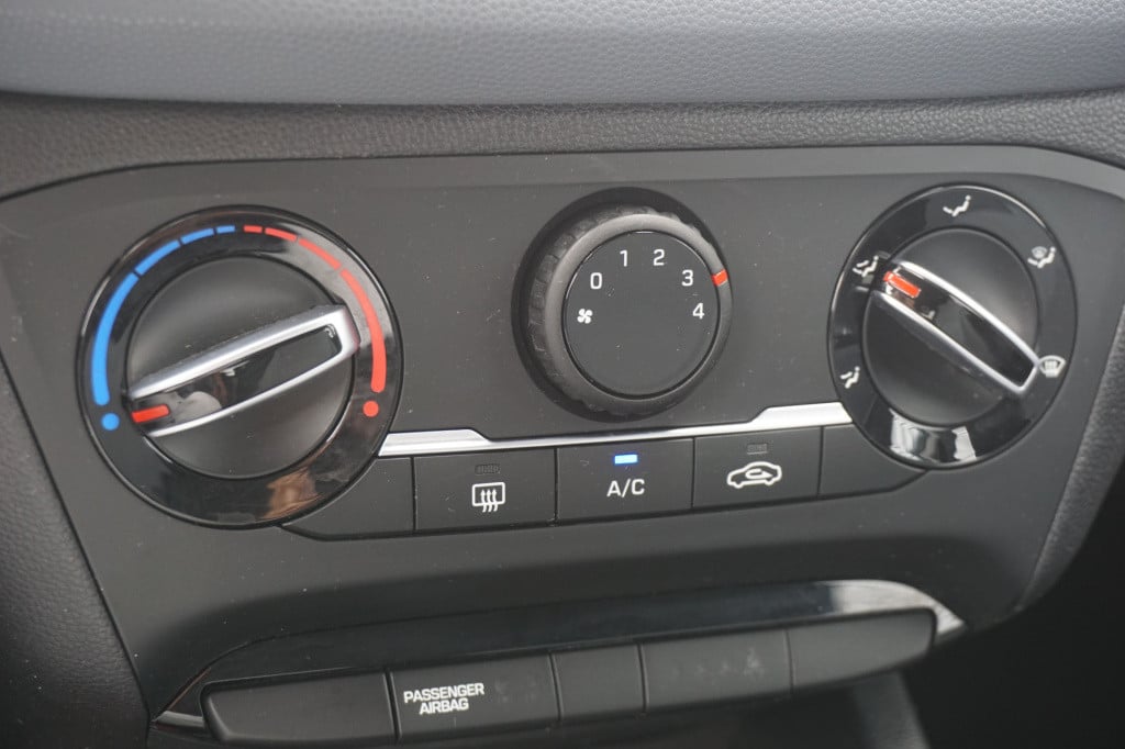 Hyundai I 20 1.2 hp i-motion airco / elektr/ ramen / cruise / lm velgen tre