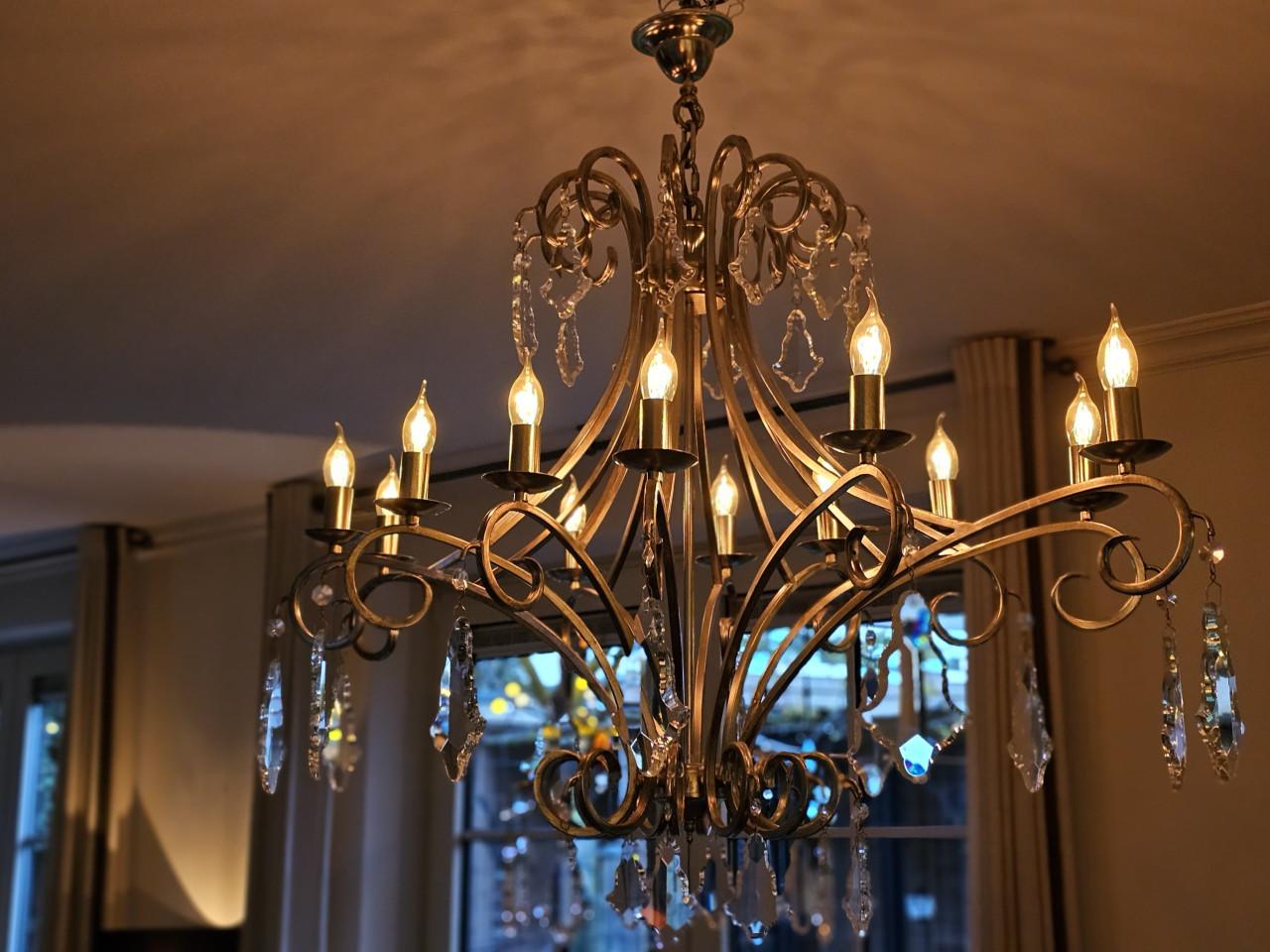 Mooie gezellige kroonluchter 12 armen