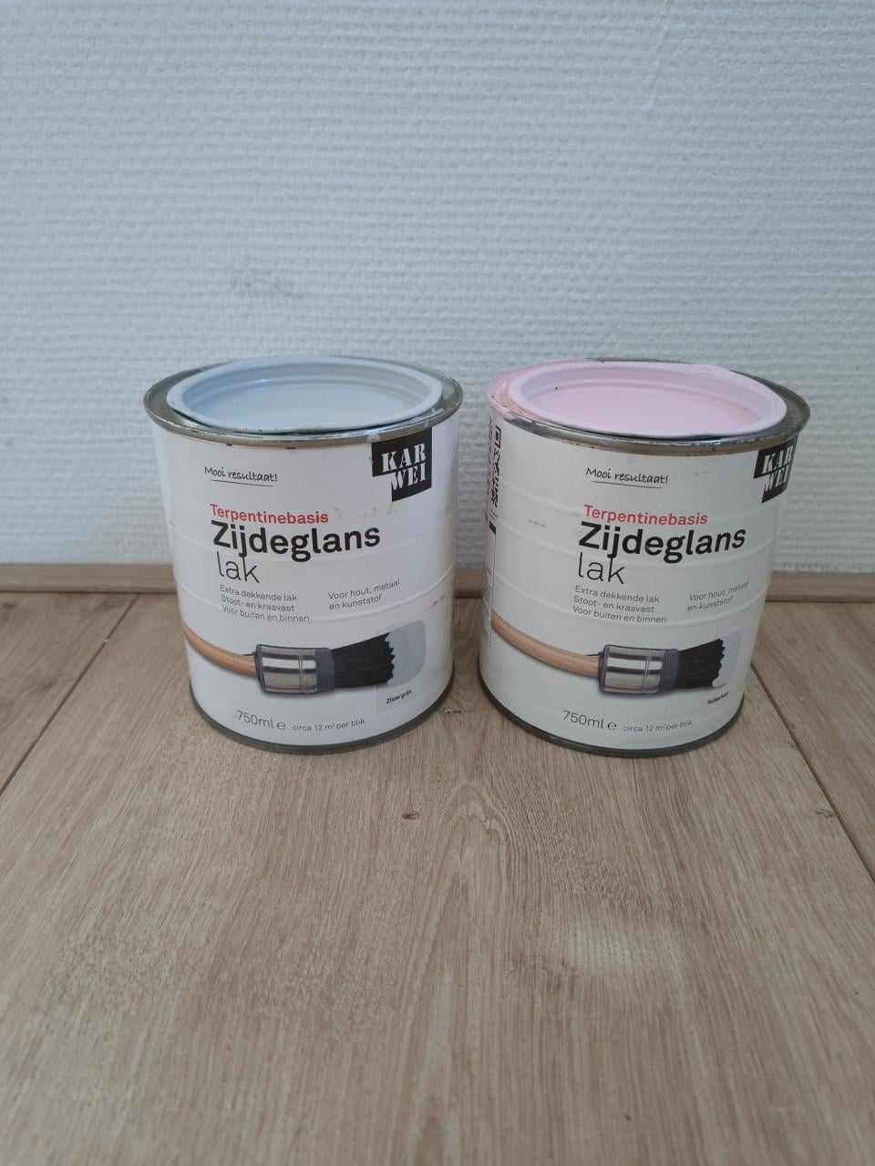 Diverse soorten verf, lak, latex, muurverf, tuinbeits, tuinverf. Zie foto's