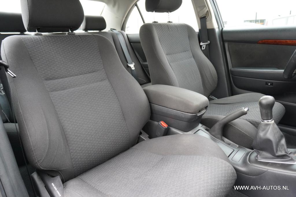 Toyota Avensis 2.0 vvti linea sol