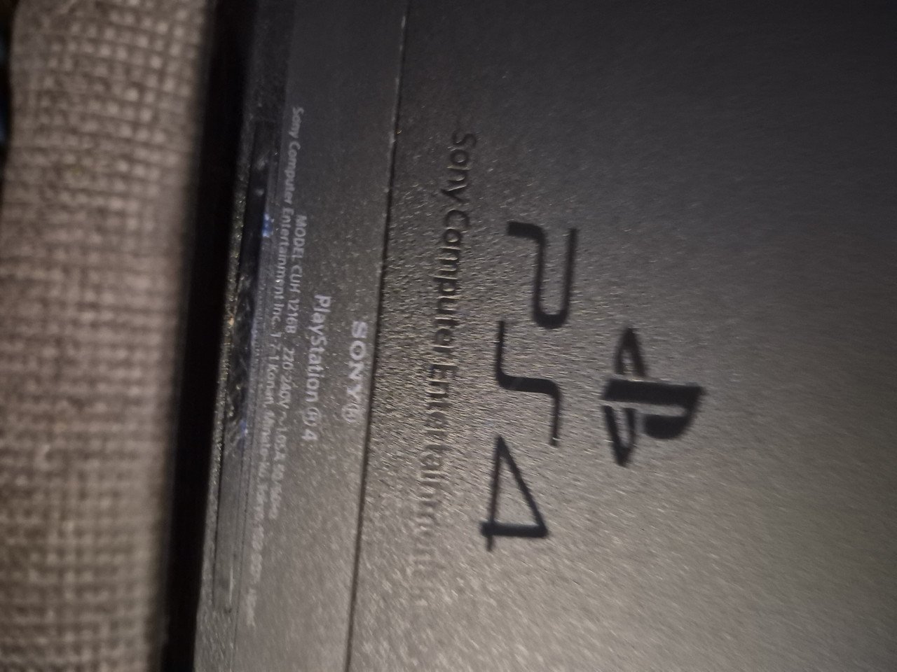 Ps4 500gb met 2 controllers en 2 spellen