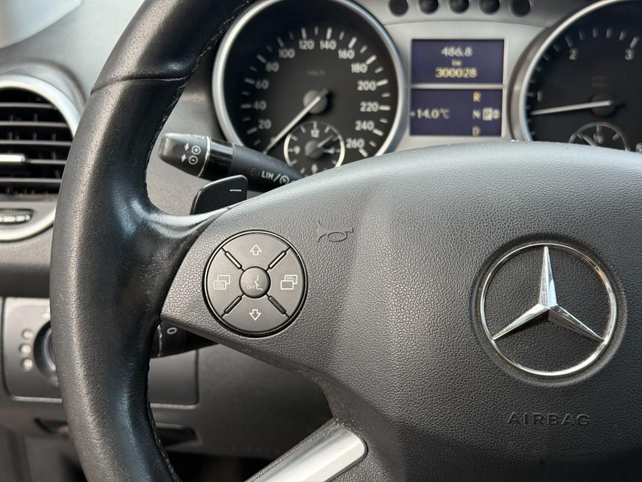 Mercedes-Benz M-klasse - 300 CDI BlueEFFICIENCY GRIJS KENTEKEN