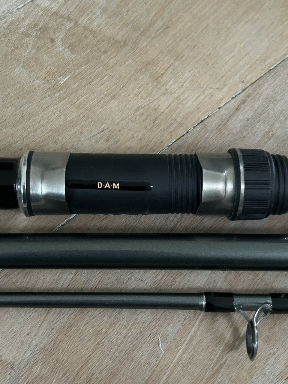 Te koop nieuw Dam zeehengel lang 4.20 meter werpgewicht 100 tot 200 gram