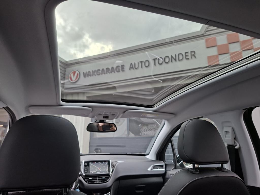 Peugeot 2008 automaat 1.2-110pk allure / trekhaak