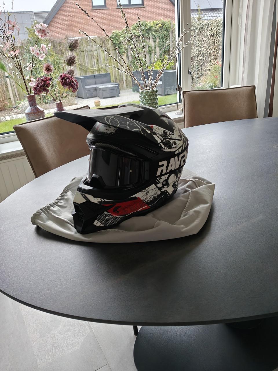 O'Neal crosshelm maat L & Raven cross bril