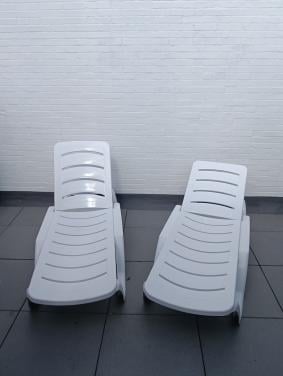 Kunststof ligbedden incl.kussens