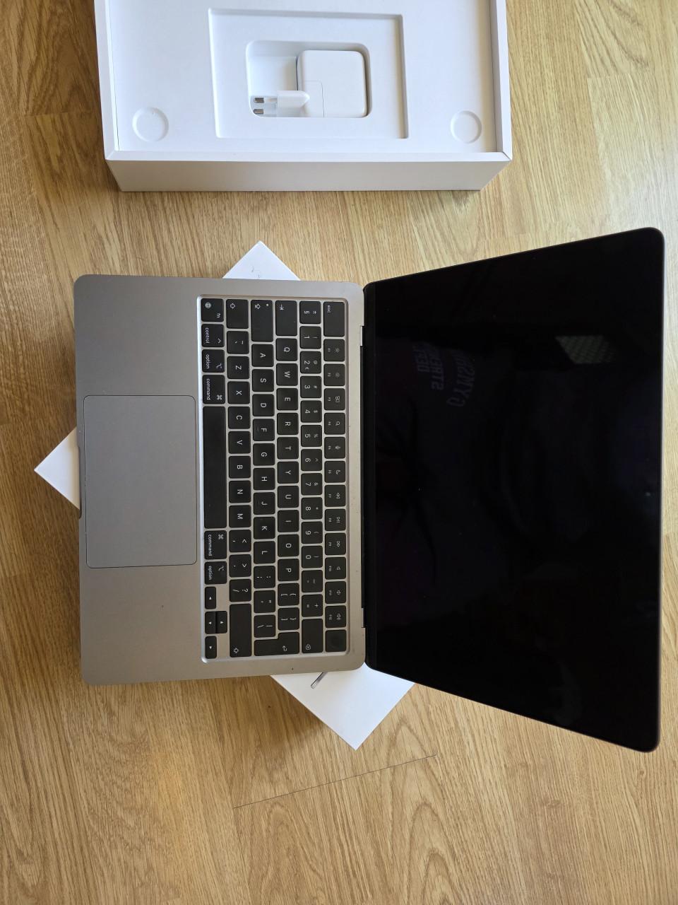 Macbook air M2