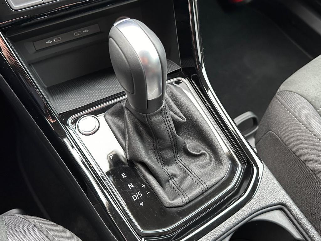 Volkswagen Touran 1.5 tsi 150pk dsg highline 7-persoons | dode hoek | virtu