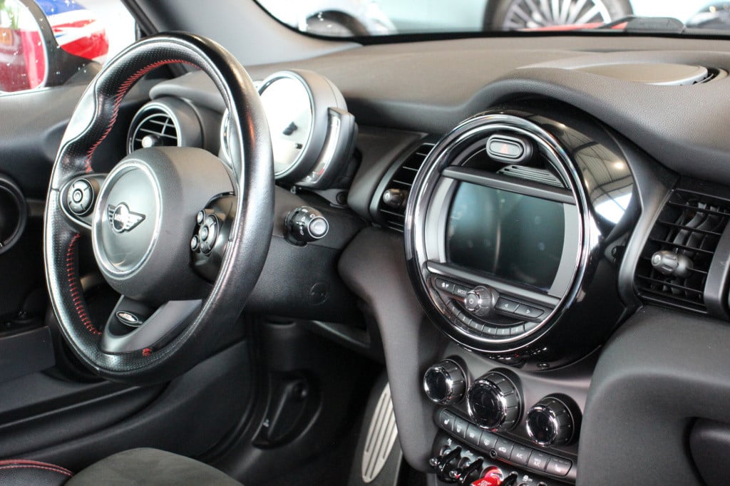Mini Cooper mini 1.5 | john cooper works pakket | jcw stoelen | parkeersens