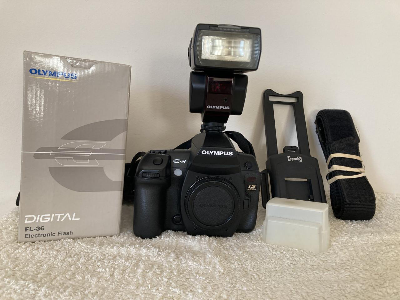 Olympus E-3 met van alles erbij