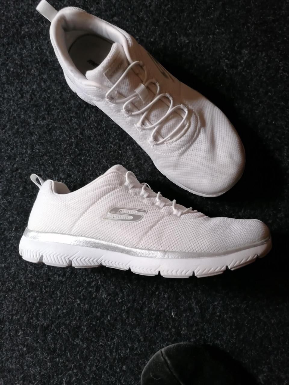 Skechers maat 38