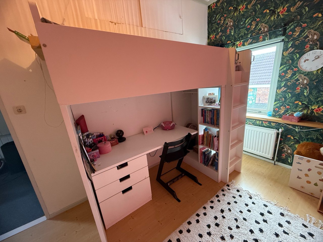 Ikea hoogslaper met kast en bureau